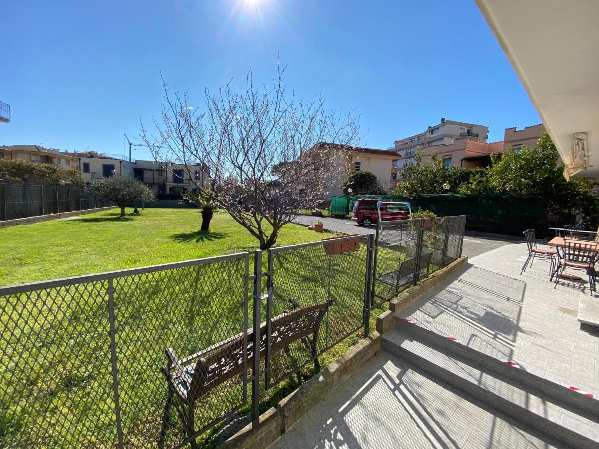 I Fiori Di Pietra Apart otel Pietra Ligure Dış mekan fotoğraf