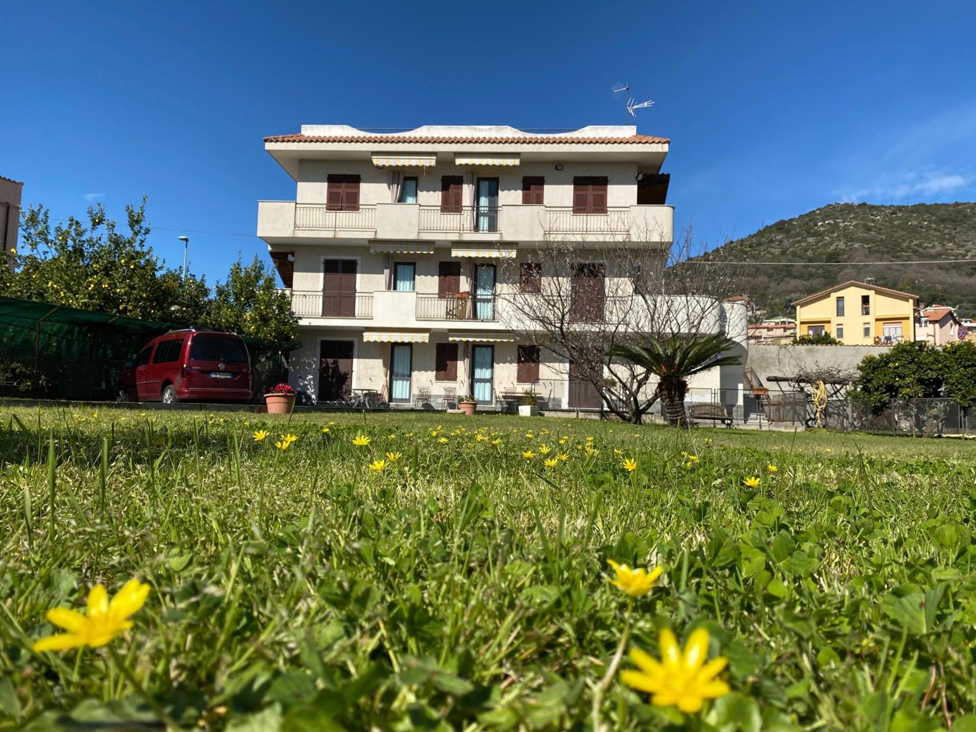 I Fiori Di Pietra Apart otel Pietra Ligure Dış mekan fotoğraf
