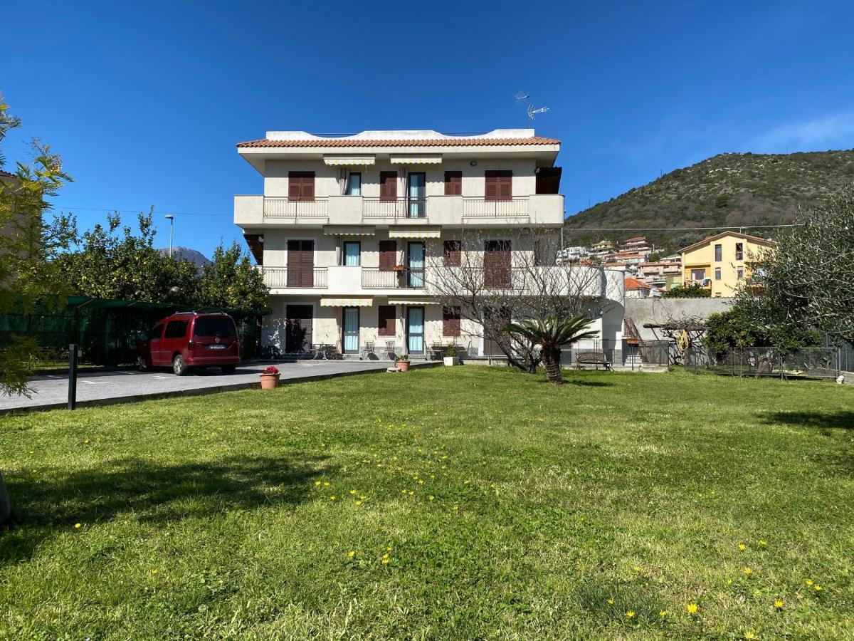 I Fiori Di Pietra Apart otel Pietra Ligure Dış mekan fotoğraf