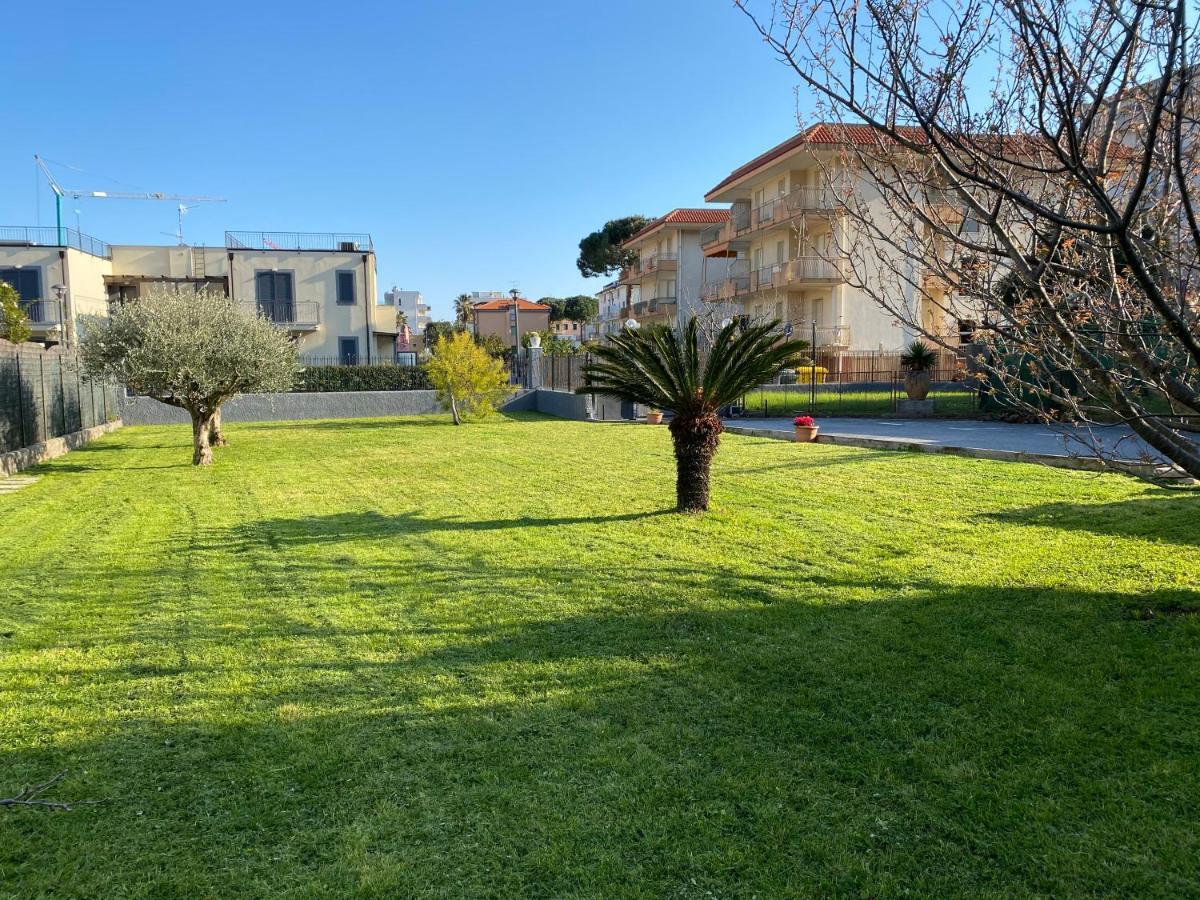 I Fiori Di Pietra Apart otel Pietra Ligure Dış mekan fotoğraf